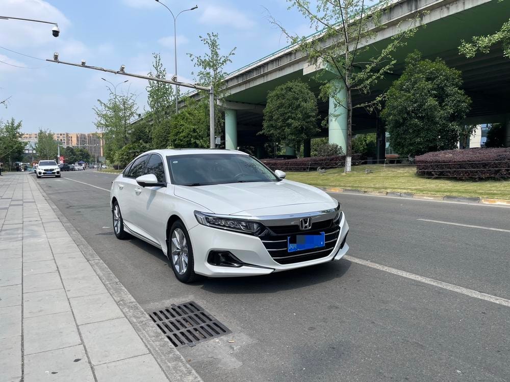 Honda Accord 2022 — фото автомобиля
