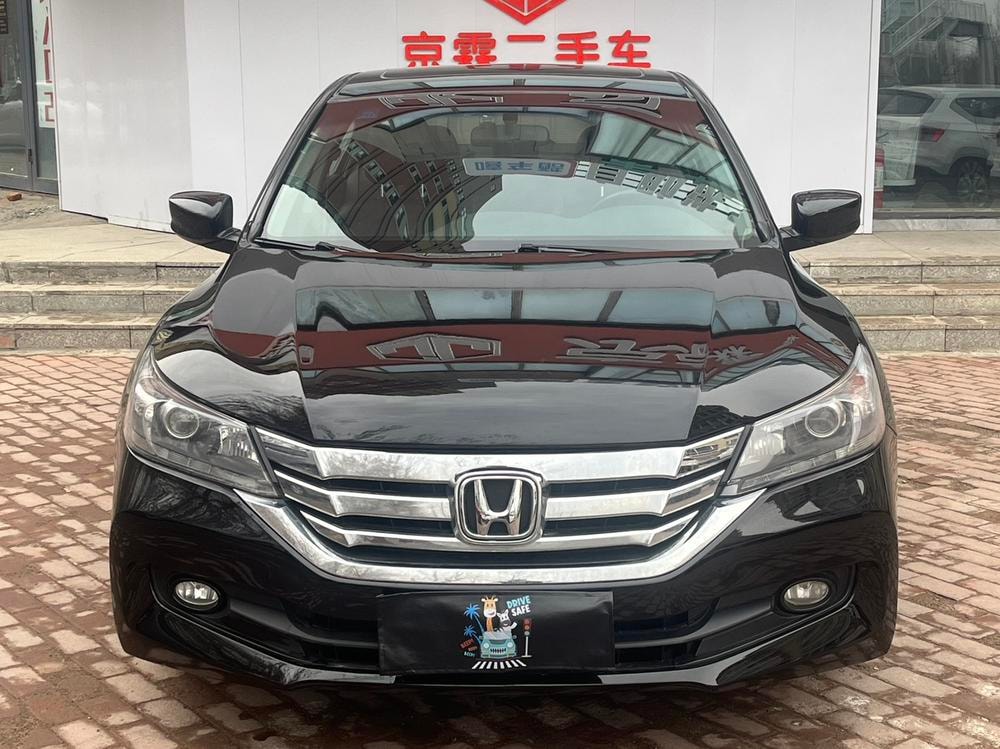 Honda Accord 2015 — фото автомобиля