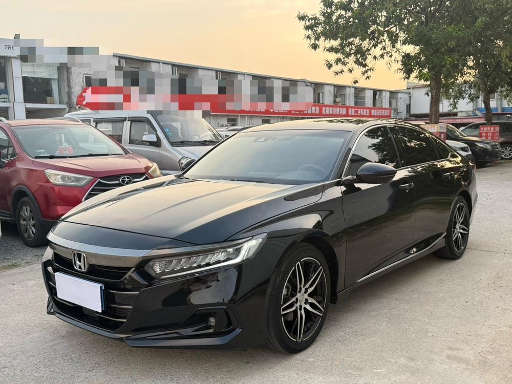 Honda Accord 2022 — фото автомобиля 1