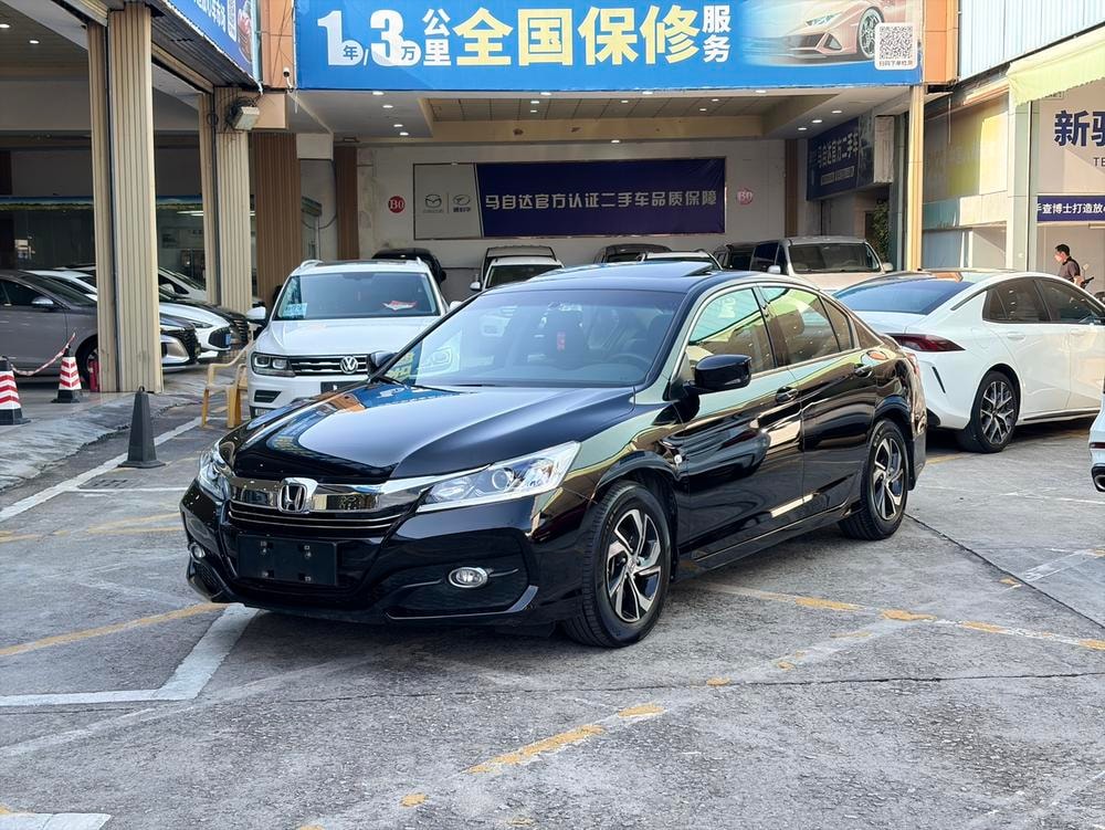 Honda Accord 2016 — фото автомобиля 1