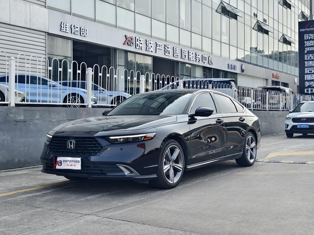 Honda Accord 2025 — фото автомобиля 1
