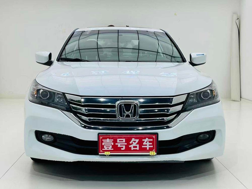 Honda Accord 2014 — фото автомобиля