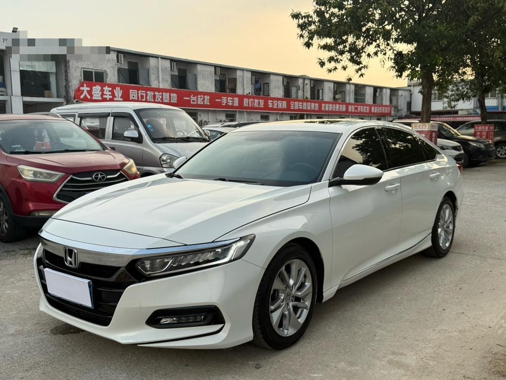 Honda Accord 2018 — фото автомобиля 1