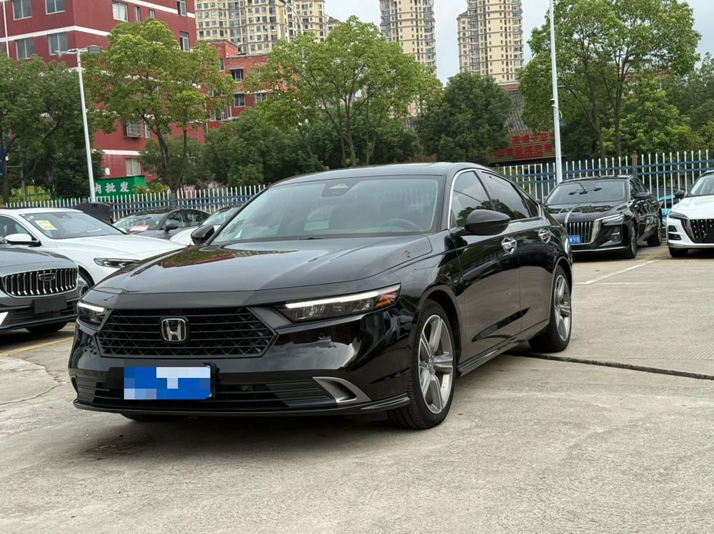 Honda Accord 2023 — фото автомобиля
