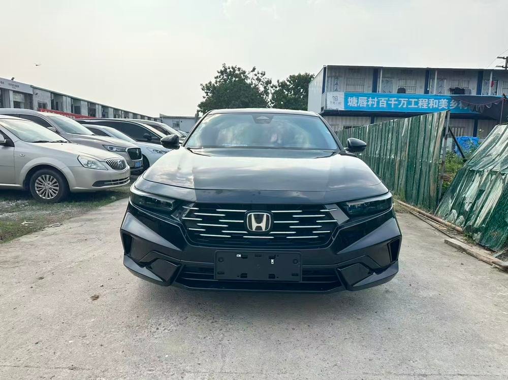 Honda Accord 2025 — фото автомобиля