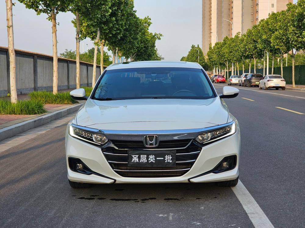 Honda Accord 2022 — фото автомобиля 1
