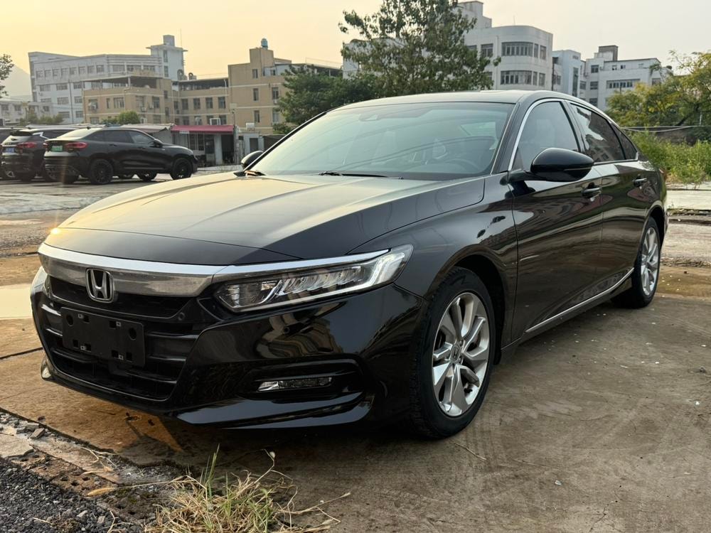 Honda Accord 2021 — фото автомобиля 1
