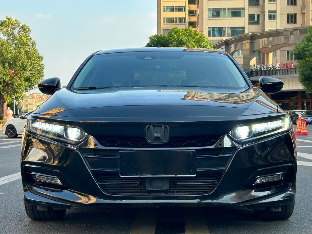 Honda Accord 2018 — фото автомобиля 1