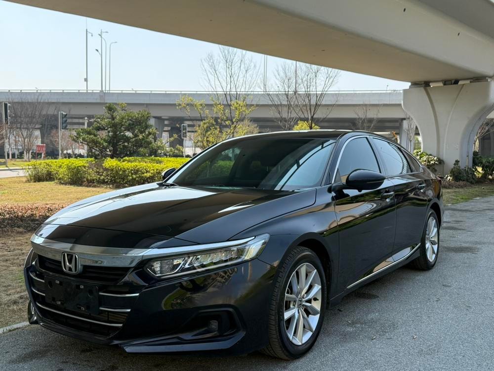 Honda Accord 2022 — фото автомобиля 1
