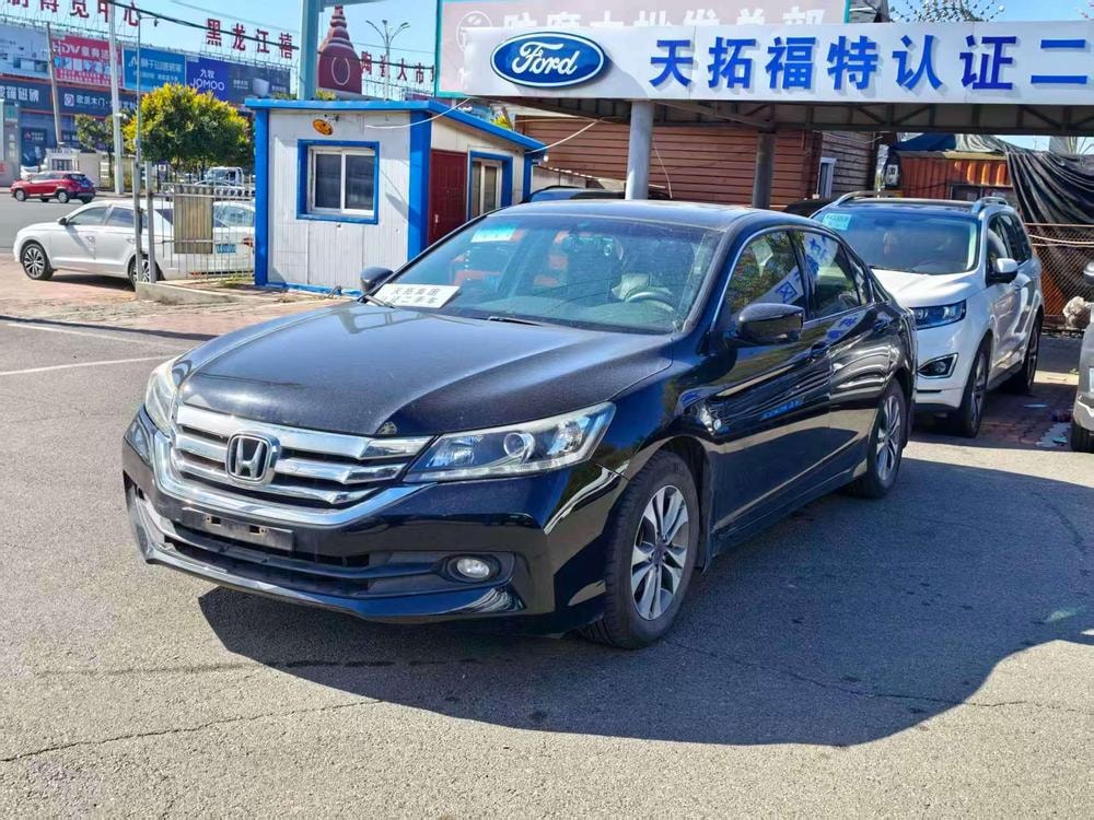 Honda Accord 2015 — фото автомобиля