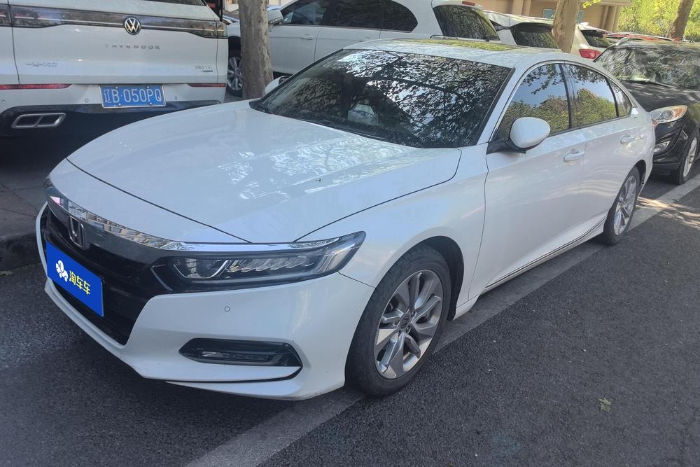 Honda Accord 2018 — фото автомобиля