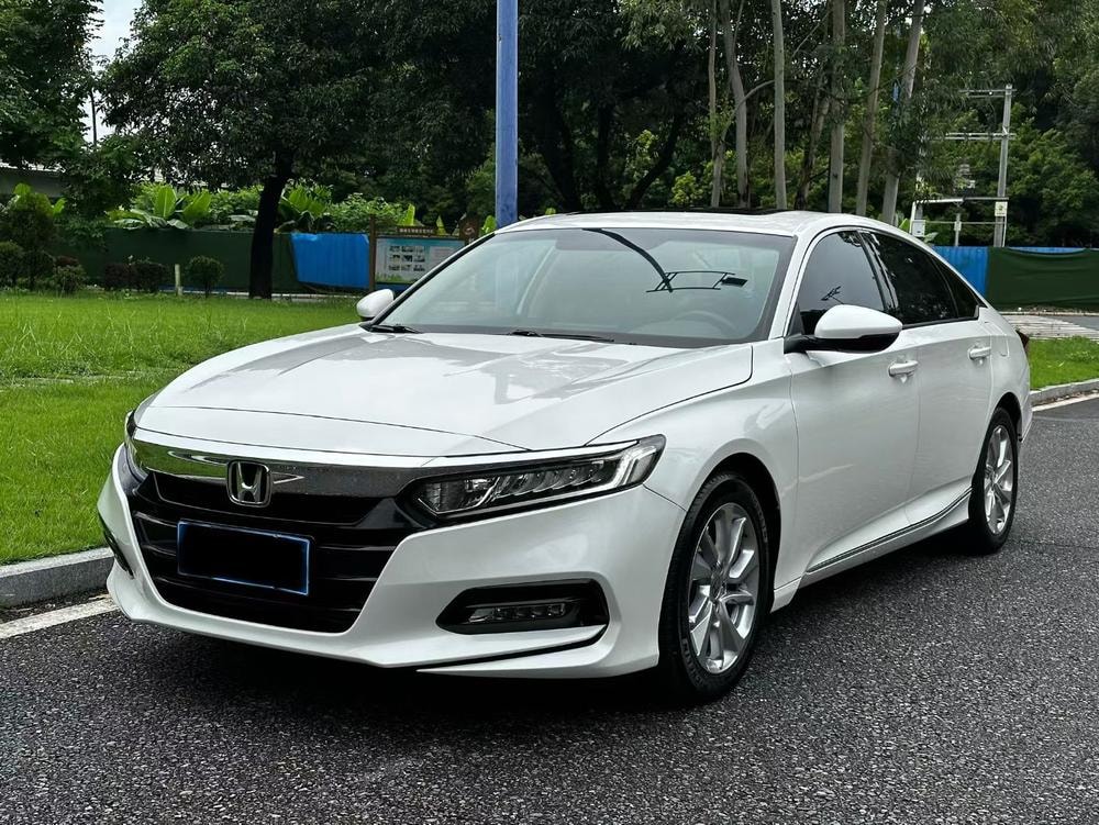 Honda Accord 2018 — фото автомобиля