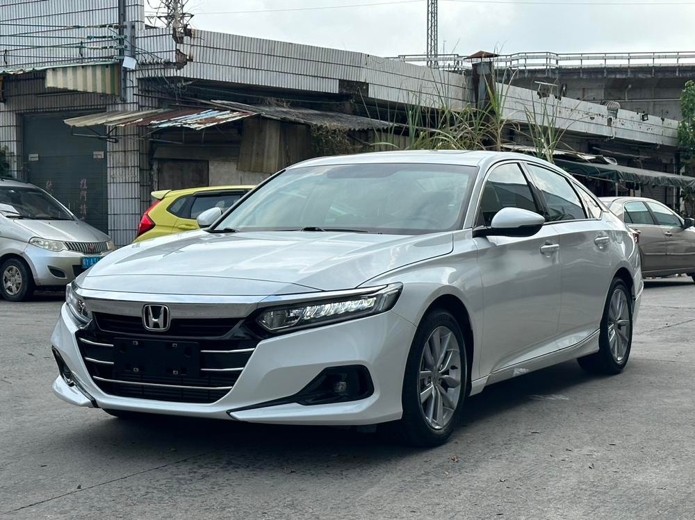 Honda Accord 2022 — фото автомобиля