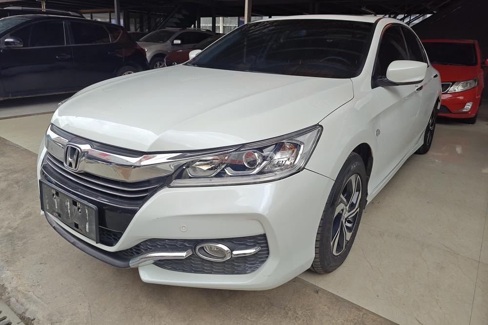 Honda Accord 2016 — фото автомобиля