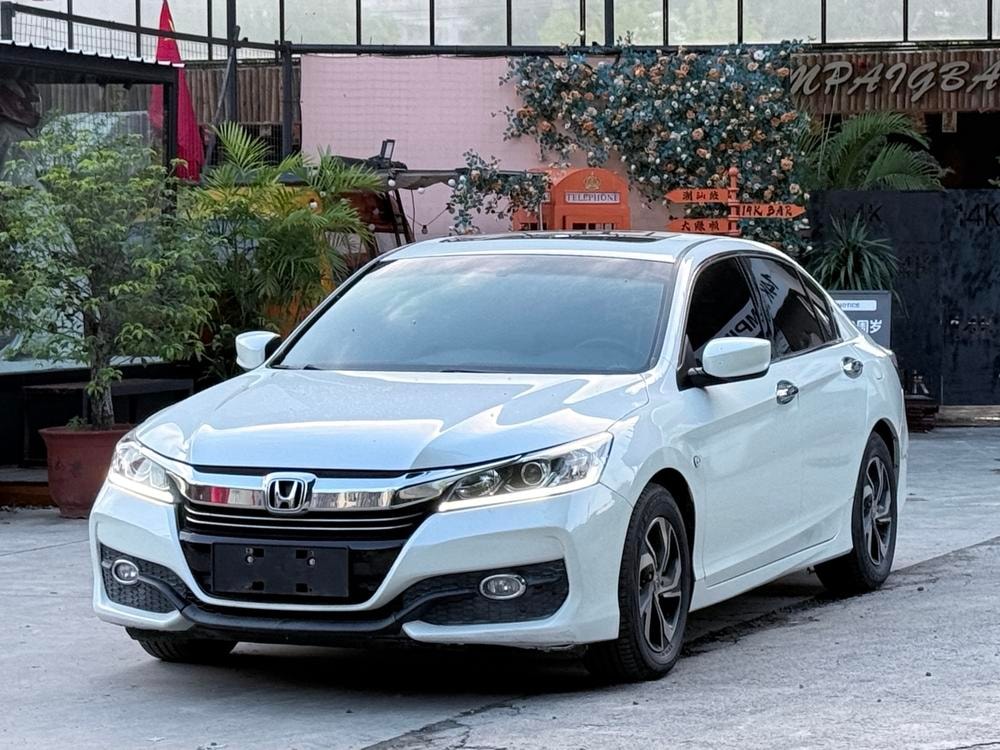 Honda Accord 2016 — фото автомобиля