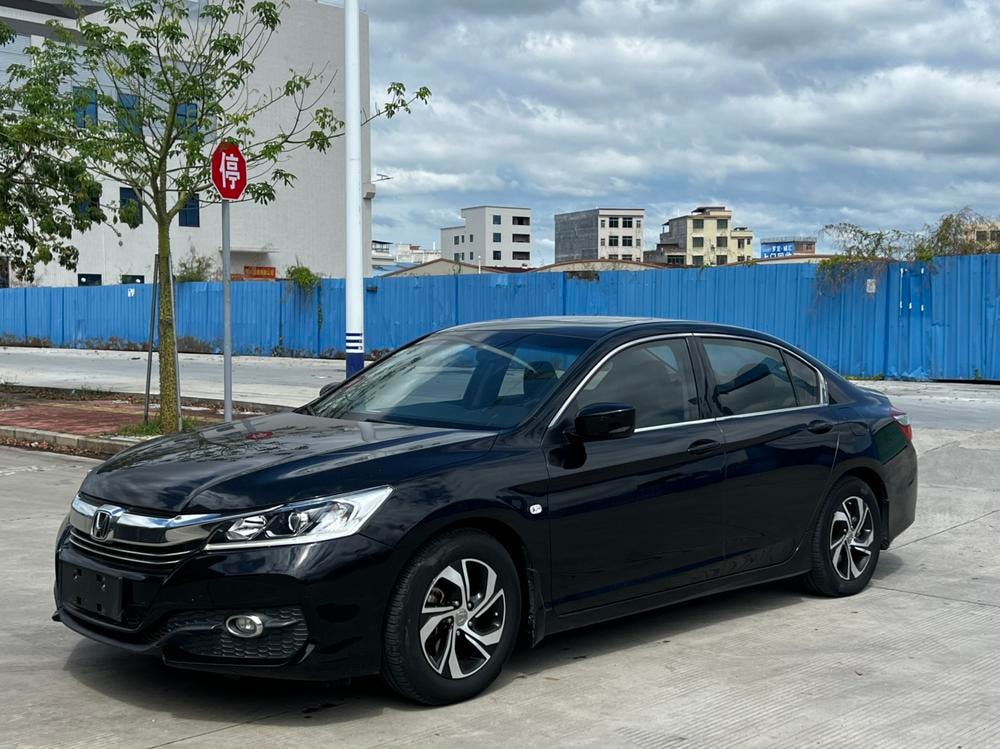 Honda Accord 2016 — фото автомобиля