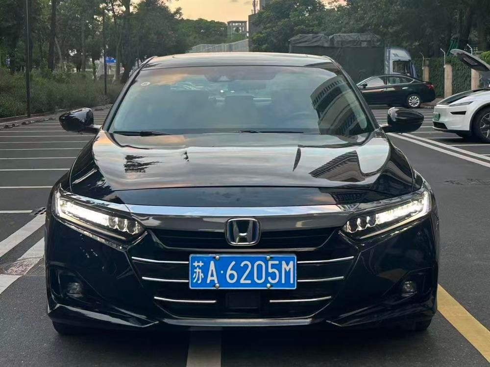 Honda Accord 2022 — фото автомобиля 1