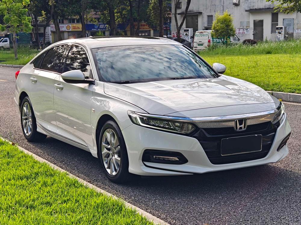 Honda Accord 2018 — фото автомобиля 1