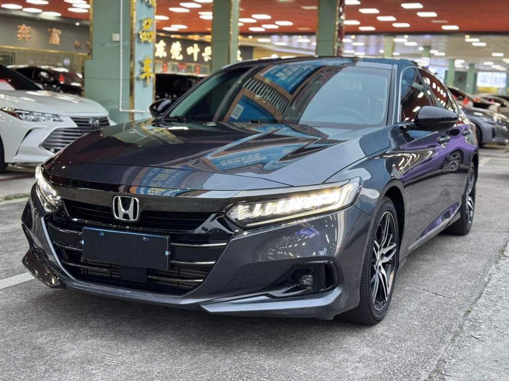 Honda Accord 2022 — фото автомобиля 1