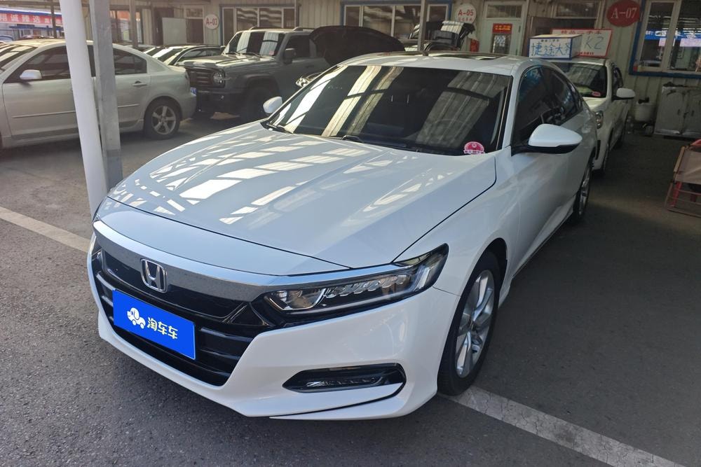 Honda Accord 2018 — фото автомобиля 1