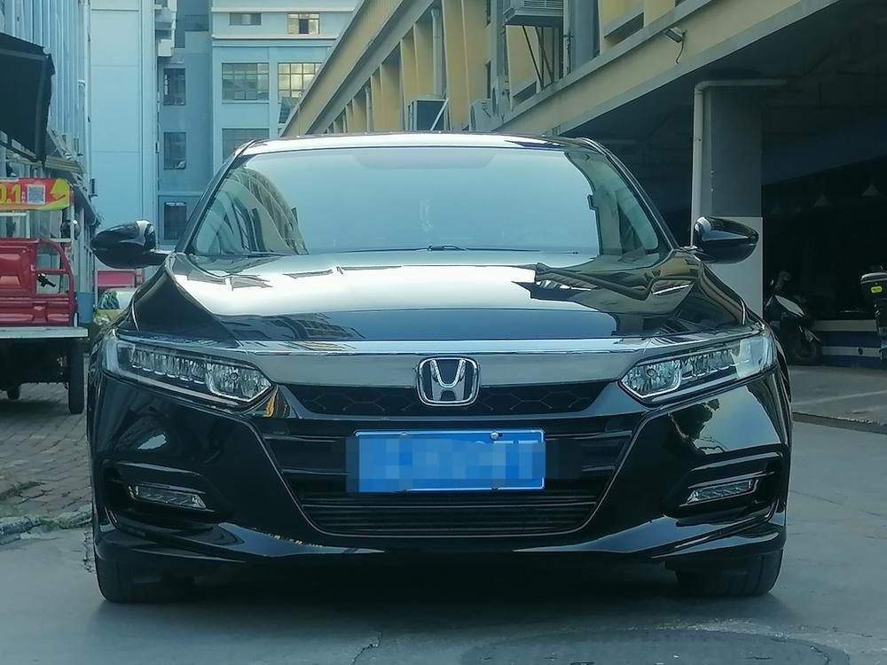 Honda Accord 2018 — фото автомобиля 1
