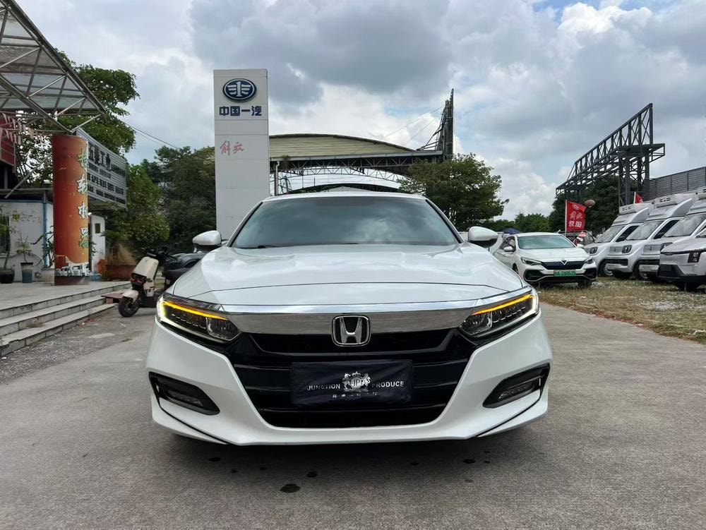 Honda Accord 2018 — фото автомобиля 1