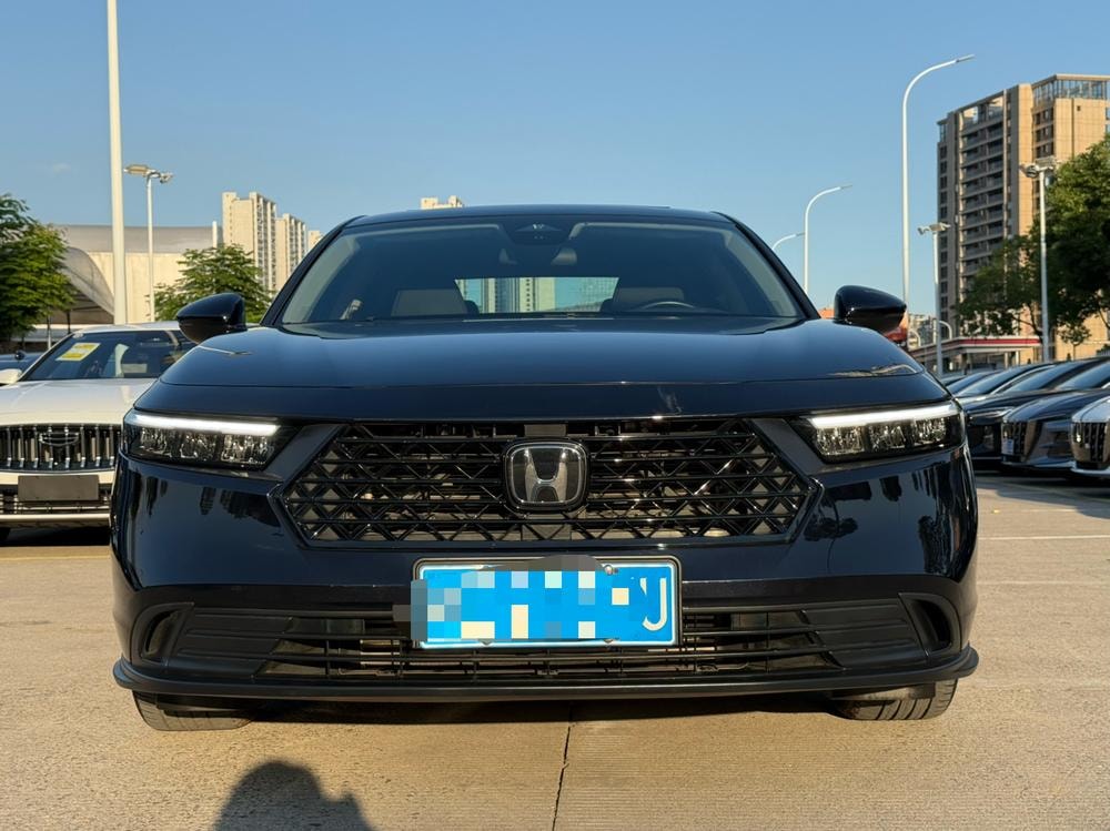 Honda Accord 2024 — фото автомобиля