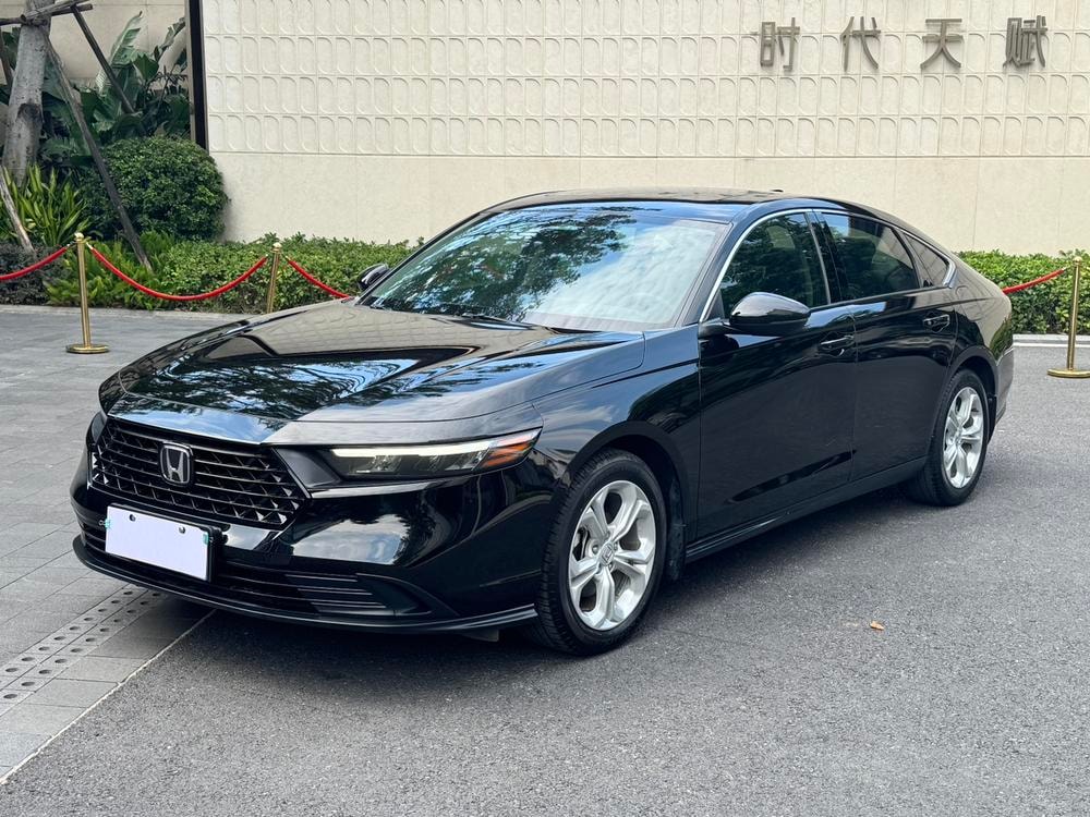 Honda Accord 2023 — фото автомобиля