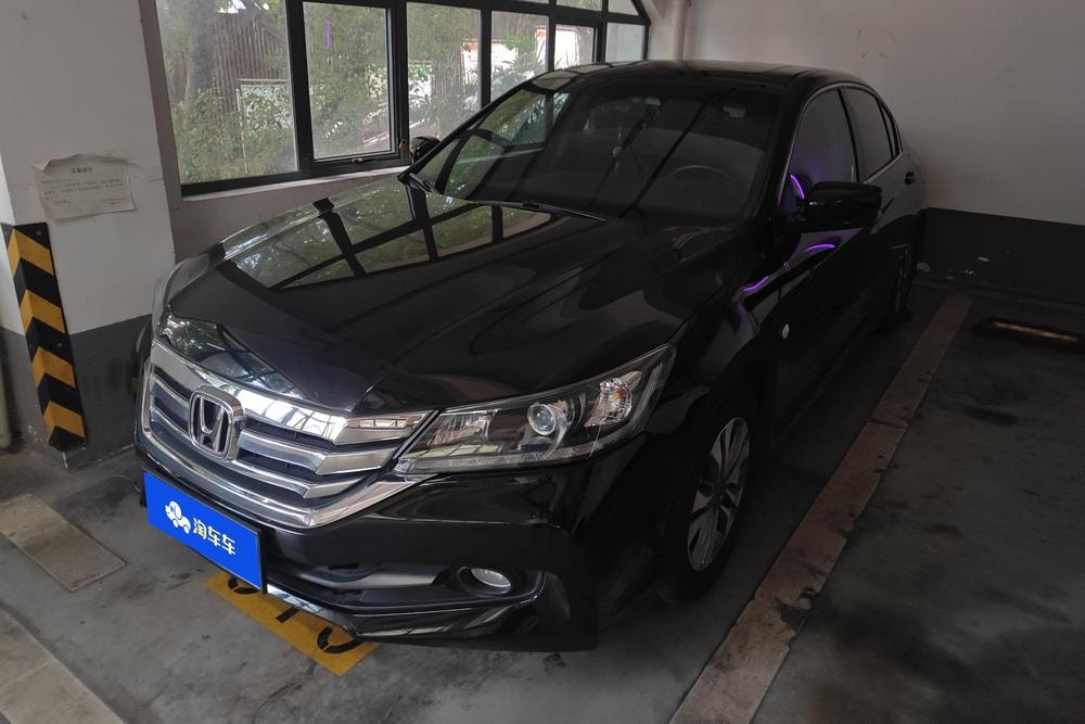 Honda Accord 2015 — фото автомобиля 1