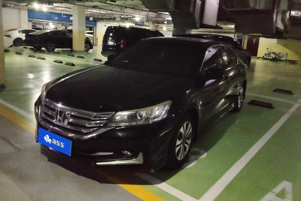 Honda Accord 2014 — фото автомобиля 1