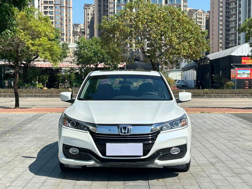 Honda Accord 2016 — фото автомобиля 1
