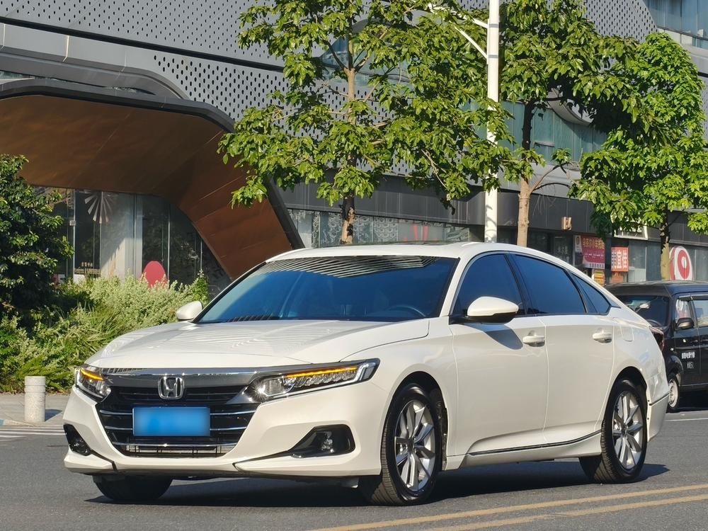 Honda Accord 2022 — фото автомобиля 1