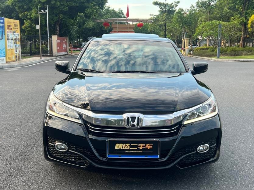 Honda Accord 2016 — фото автомобиля 1