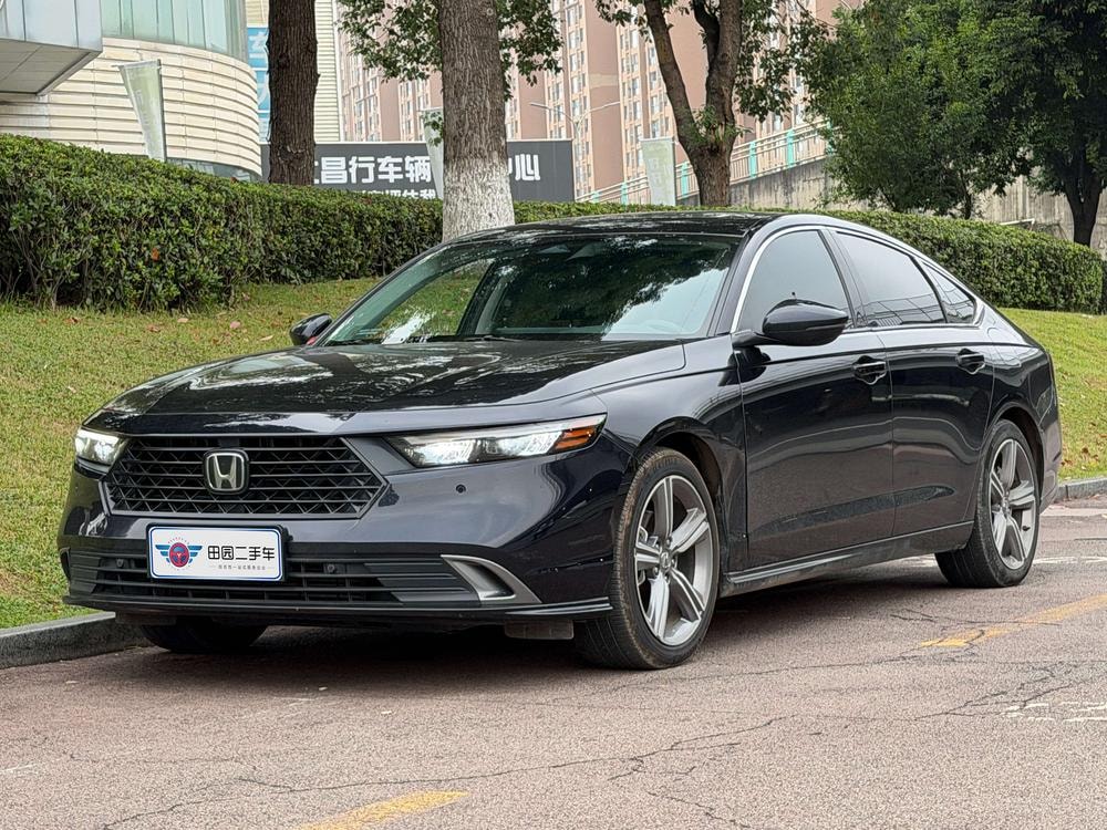 Honda Accord 2023 — фото автомобиля