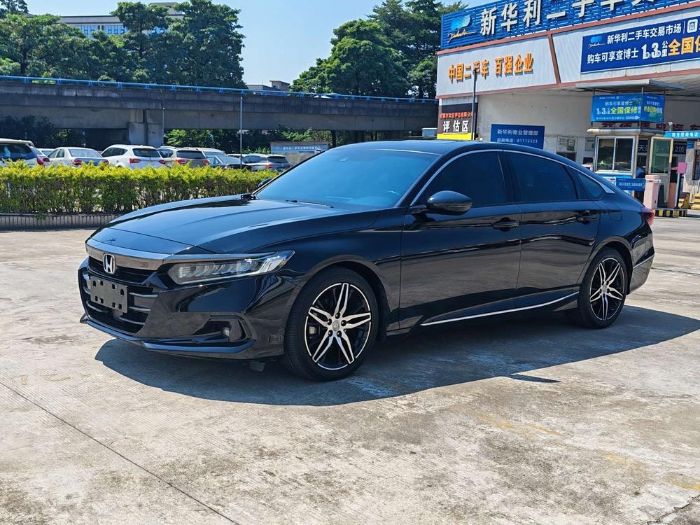 Honda Accord 2022 — фото автомобиля