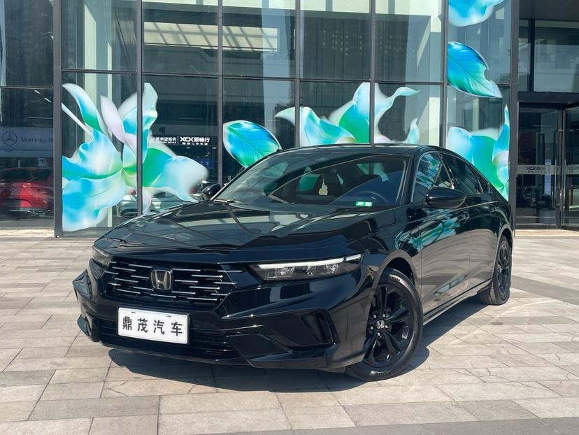 Honda Accord 2025 — фото автомобиля