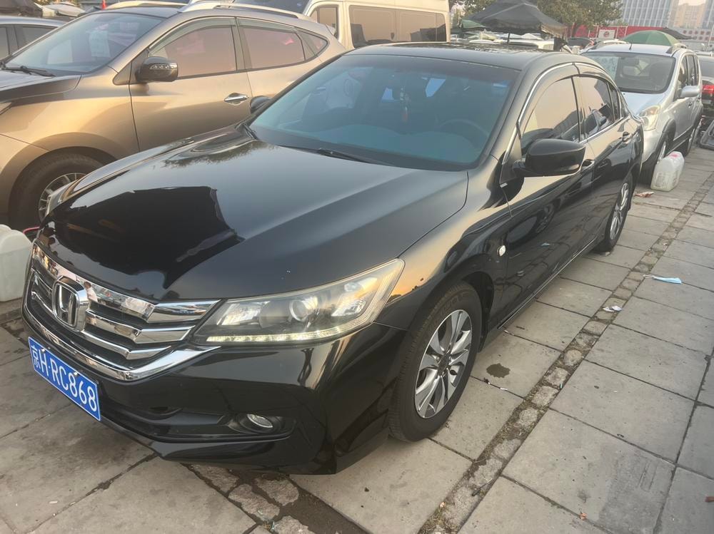Honda Accord 2014 — фото автомобиля 1