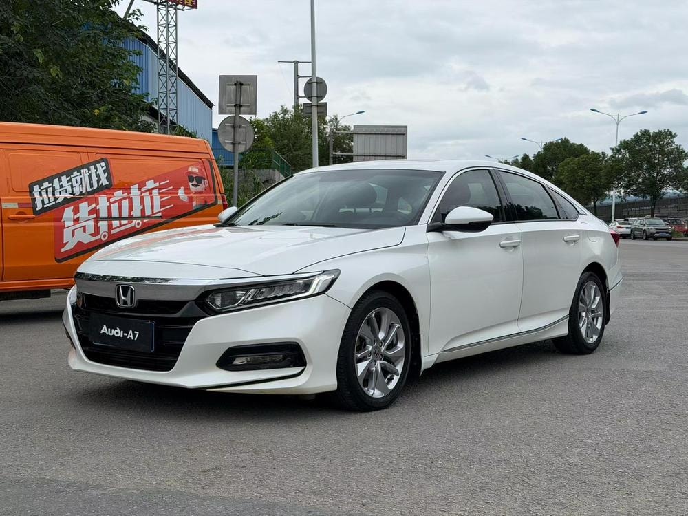 Honda Accord 2018 — фото автомобиля 1