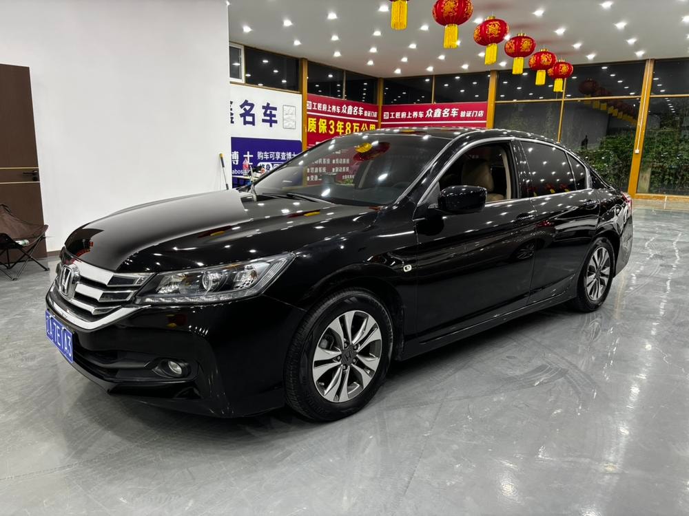 Honda Accord 2015 — фото автомобиля 1
