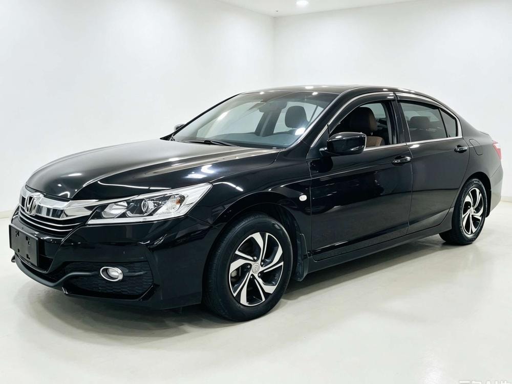 Honda Accord 2016 — фото автомобиля 1