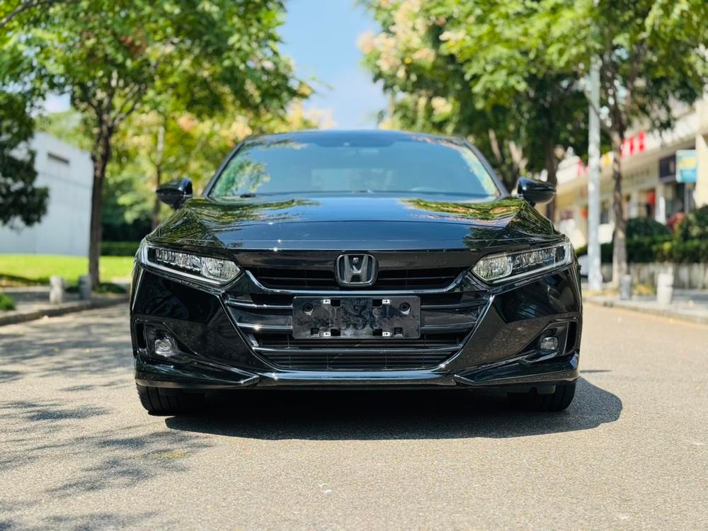 Honda Accord 2022 — фото автомобиля 1