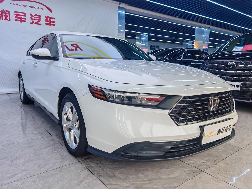 Honda Accord 2023 — фото автомобиля 1