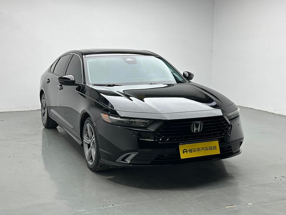 Honda Accord 2025 — фото автомобиля 1