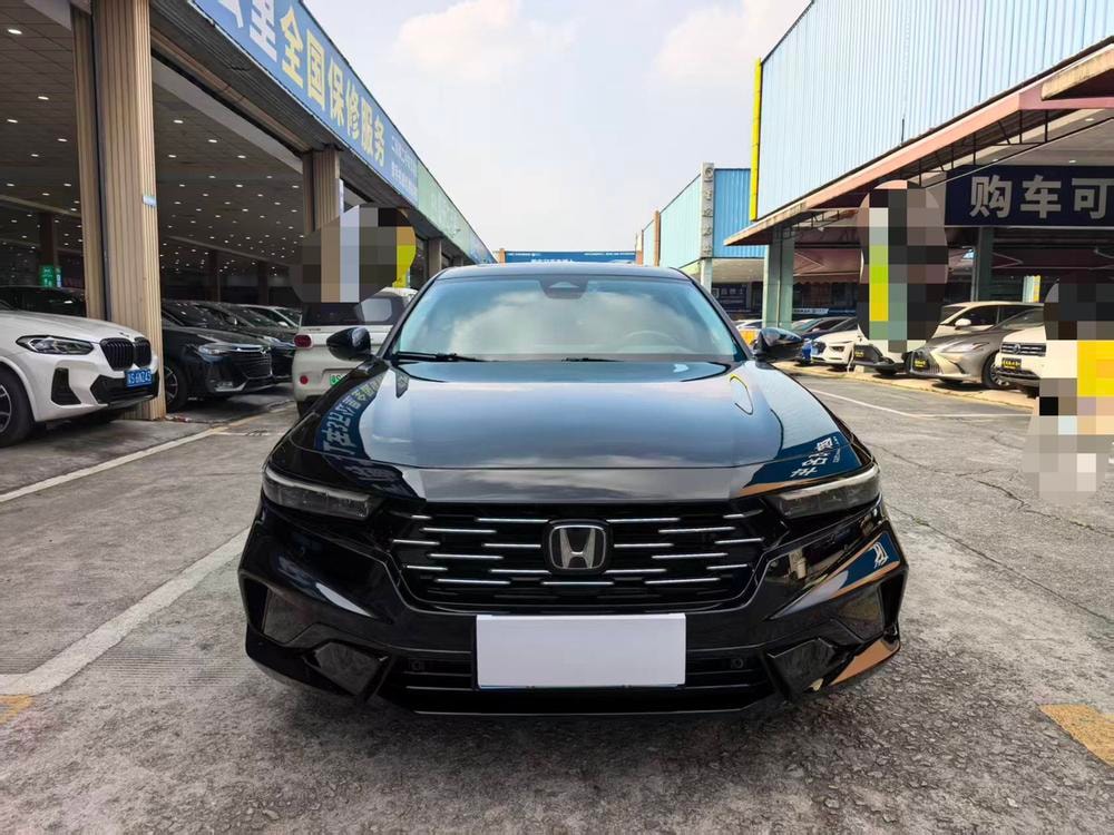 Honda Accord 2026 — фото автомобиля 1