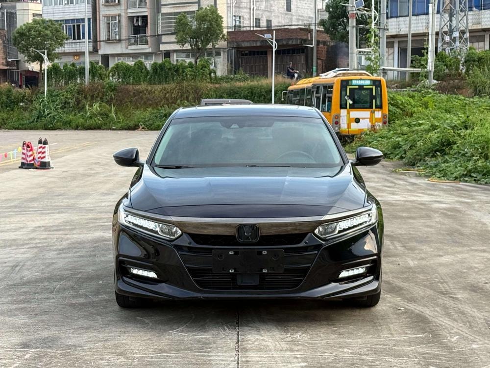 Honda Accord 2021 — фото автомобиля 1