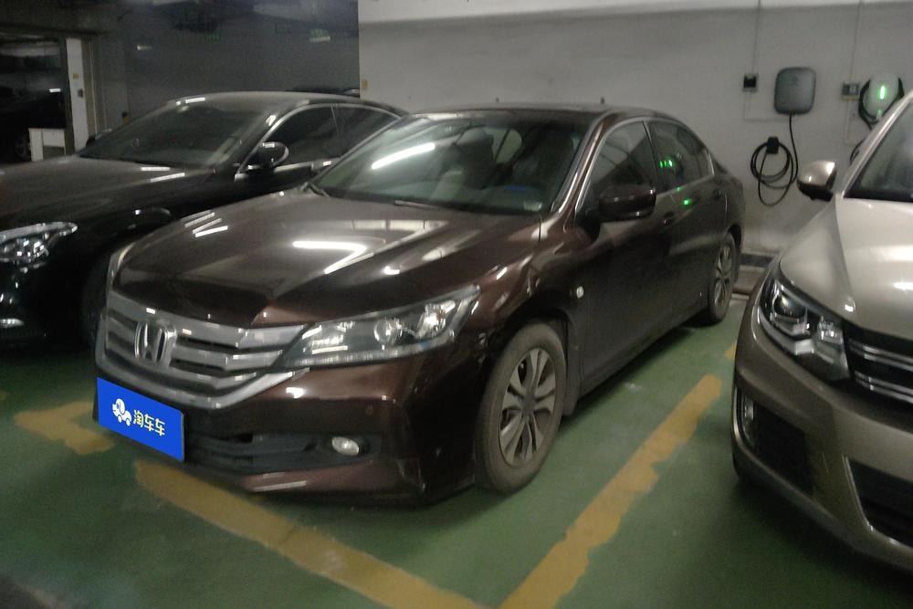 Honda Accord 2015 — фото автомобиля