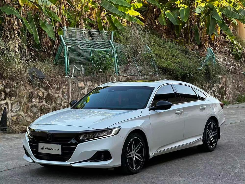 Honda Accord 2022 — фото автомобиля
