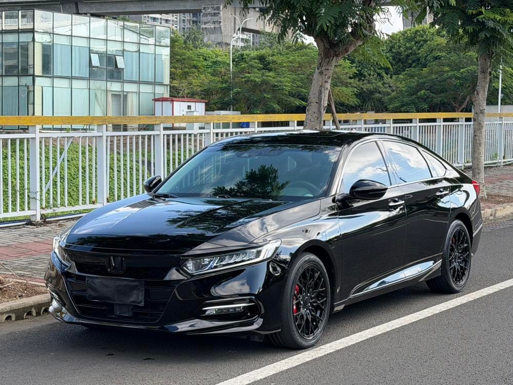 Honda Accord 2018 — фото автомобиля
