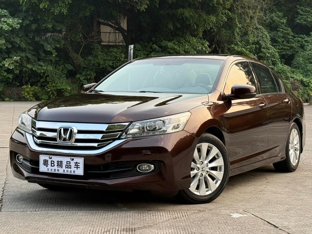 Honda Accord 2014 — фото автомобиля