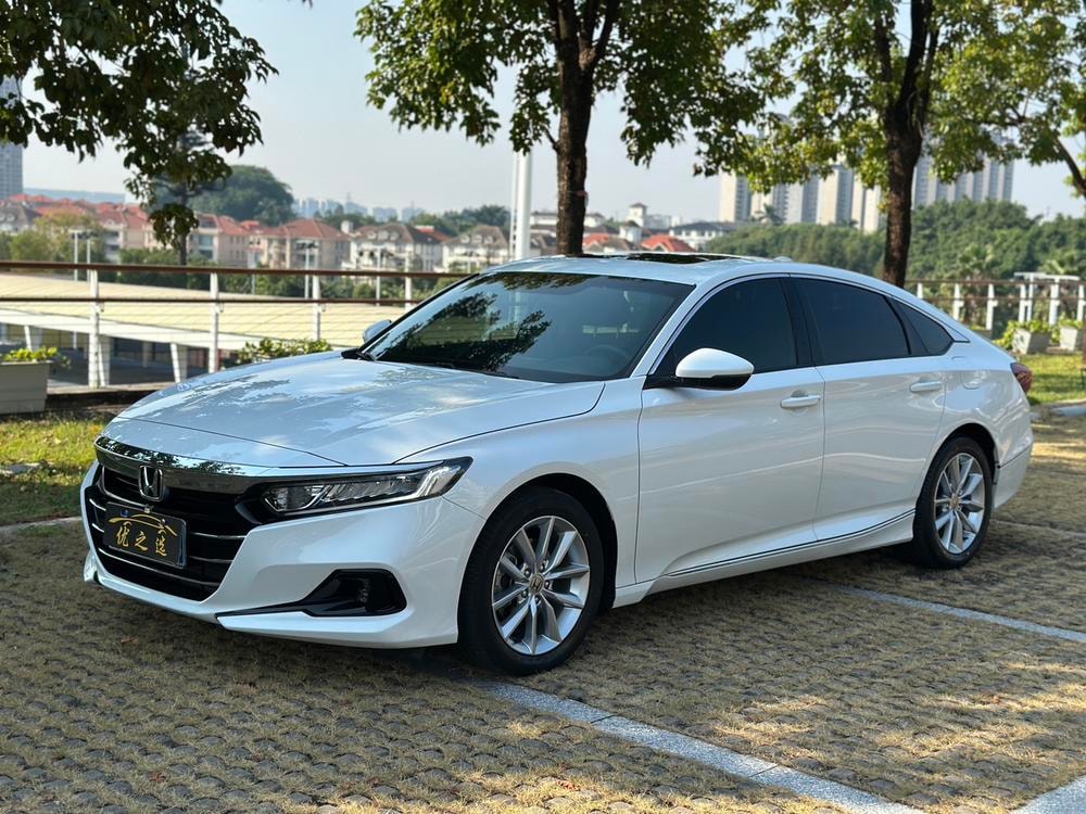 Honda Accord 2022 — фото автомобиля